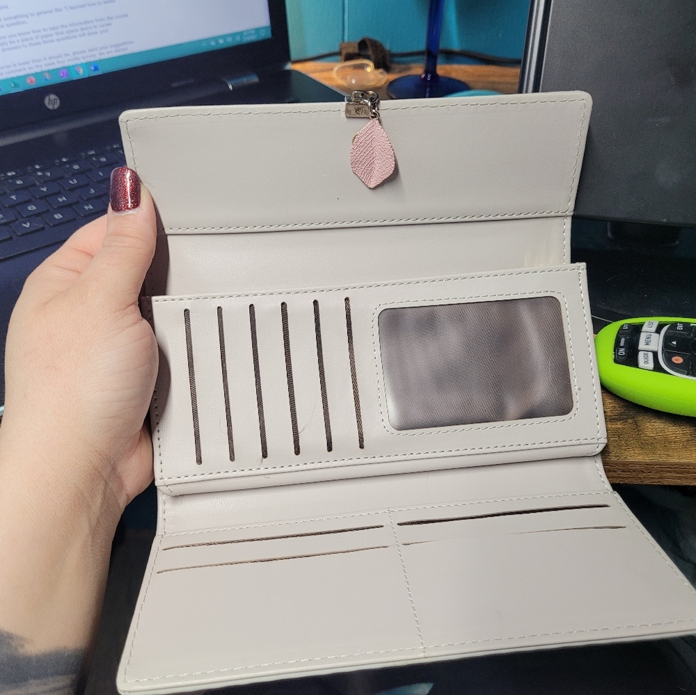 Wallet - Picture 4 of 6